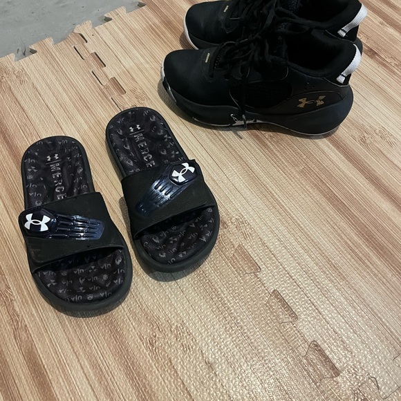Under Armour slides - Picture 5 of 6